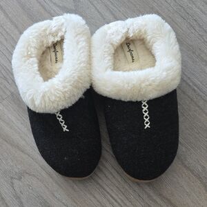 Dearfoams Women's Black Slippers with Cream Lining